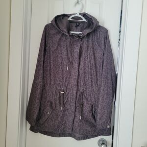 26 International Women's Hooded Spring Jacket in Dark Gray Leopard Size L